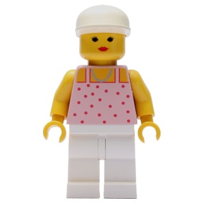 par018G Vrouw, roze shirt met rode stippen, witte benen en witte pet gebruikt *0M0000