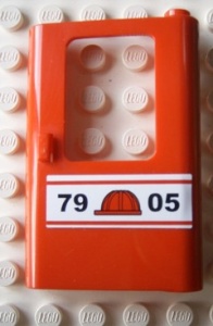 4182pb017-5G Trein, Deur 1x4x5 rechts rode constructiehelm en 7905 rood gebruikt *1D0000