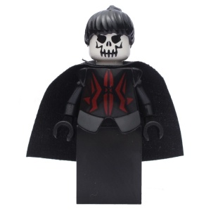 cas278G Knights Kingdom II- Koningin met dooshoofd, zwarte paardenstaart en zwarte cape (Schaakoningin) gebruikt *0M0000
