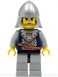 cas360G Fantasy Era- Knecht met kroon op harnas, helm met nekbescherming gebruikt *0M0000