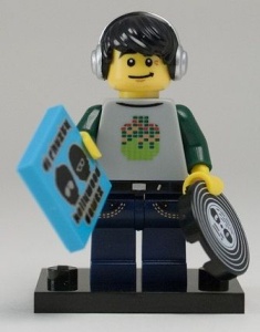 col08-12 DJ met vinyl plaat, tegel met DJ Rhuzky, standaard NIEUW *0M0000