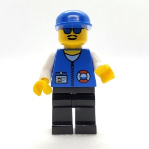 res008G Kustwacht 3 - Zwarte benen, blauwe pet, blauw torso, zonnebril gebruikt *0M0000