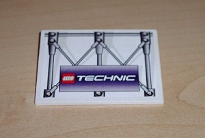 4515pb012-1G Dakpan 10 graden 6x8 Hekwerk LEGO TECHNIC Logo (Sticker) wit gebruikt *5R000