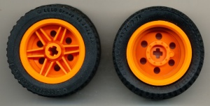 56145c01-4 Wiel 30,4x20 met autoband 43,2x22 ZR oranje NIEUW *5W000