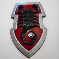50657pb01-11G Groot schild met Vladek schorpioen op donkerrode achtergrond zwart gebruikt *0L0000