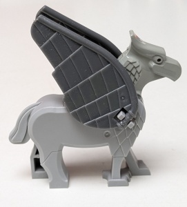 buckbeakc01-86G Hippogriff met donkergrijze vleugels (HOOFD VERKLEURD, zie foto) grijs, licht (blauwachtig) gebruikt *0D000
