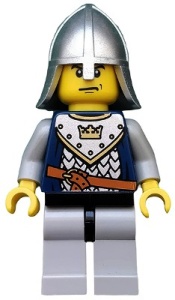 cas337G FANTASY ERA- Ridder met kroon op torso, zilveren helm gebruikt *0M0000