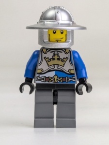 cas520G Kastelen- Knecht, torso met kroon en zilveren wijde helm gebruikt *0M0000