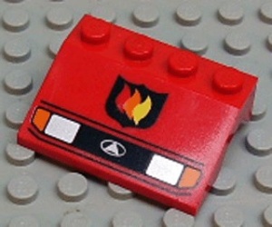 2513pb03-5G Spatbord 3x4 koplampen en brandweerlogo rood gebruikt *5S051