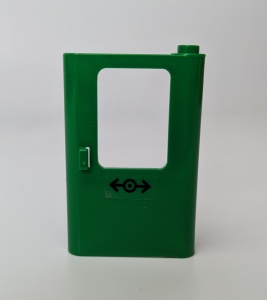 4182pb031-6G Trein, Deur 1x4x5 met zwart treiinlogo groen gebruikt *1D0000