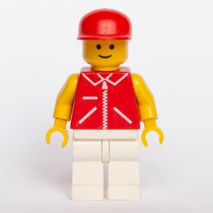 jred006G Rode jas met ritssluiting - gele armen - witte benen, rode Cap gebruikt *0M0000