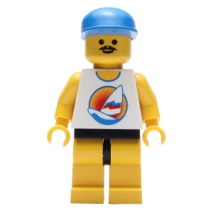 par030G Man met surfbord op torso, gele benen en blauwe pet gebruikt *0M0000