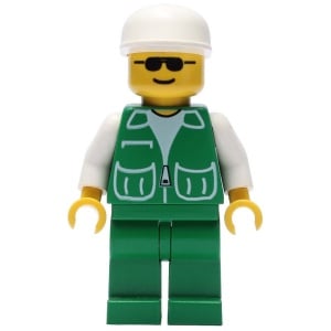 pck006G Man met groene jas, groene benen en witte pet gebruikt *0M0000
