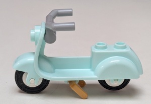 15396c01-152 Scooter aqua, licht NIEUW *5K000