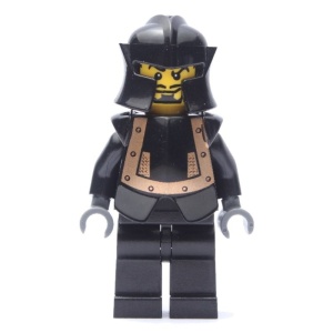 cas308G Ridder met harnas en zwarte helm gebruikt *0M0000