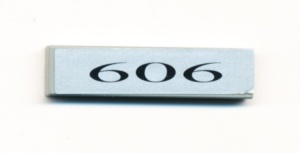 2431pb064-9G Tegel 1x4 met 606 (Sticker) lichtgrijs (klassiek) gebruikt *5t04-07