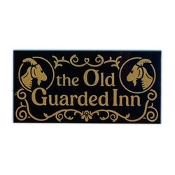 87079pb1486-11 Tegel 2x4 gouden letters: THE OLD GUARDED INN zwart NIEUW *0K000