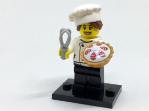col17-3 Gourmet Girl met klopper, taart en standaard NIEUW *0M0000