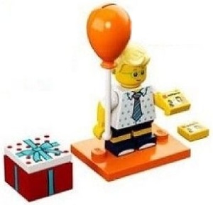 col18-16 Jongen met cadeau, ballon en standaard NIEUW *0M0000 - Img 2
