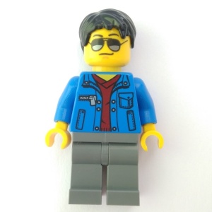 cty0747 Man met blauw jasje, donkergrijze benen en zwart haar NIEUW *0M0000