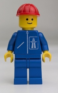 hgh005G Snelweg symbool, blauwe benen en rode constructiehelm gebruikt *0M0000