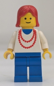 ncklc007G Vrouw met rode ketting en rood haar gebruikt *0M0000
