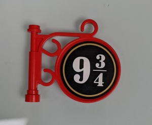 x222pb06-5G FABULAND Uithangbord 9 3/4 rood gebruikt *5S037