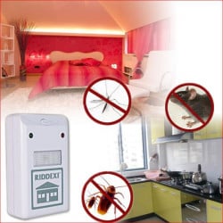 4x Pest Repeller - Aparat impotriva daunatorilor (4 Bucati la doar 99 de lei)