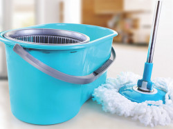 Mop Rotativ 360° cu Stoarcere Automată + Rezervă Microfibră Cadou