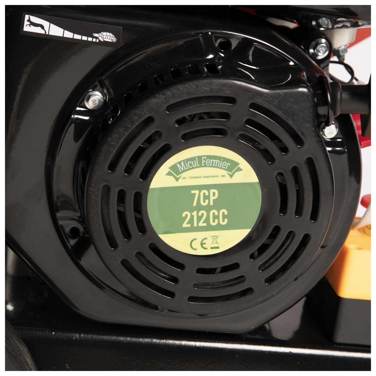 Tocator pentru crengi si vita de vie Micul Fermier, Ø60mm, motor benzina 7CP pentru rumegus [9]