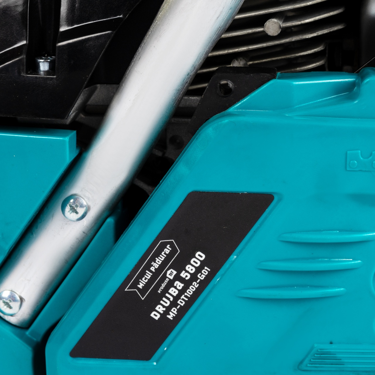 Drujba Micul Padurar 5800, capacitate cilindrica 58cc, 3.7 CP, 1 lant 18" + 1 lama, demaror magneziu, pornire rapida [3]