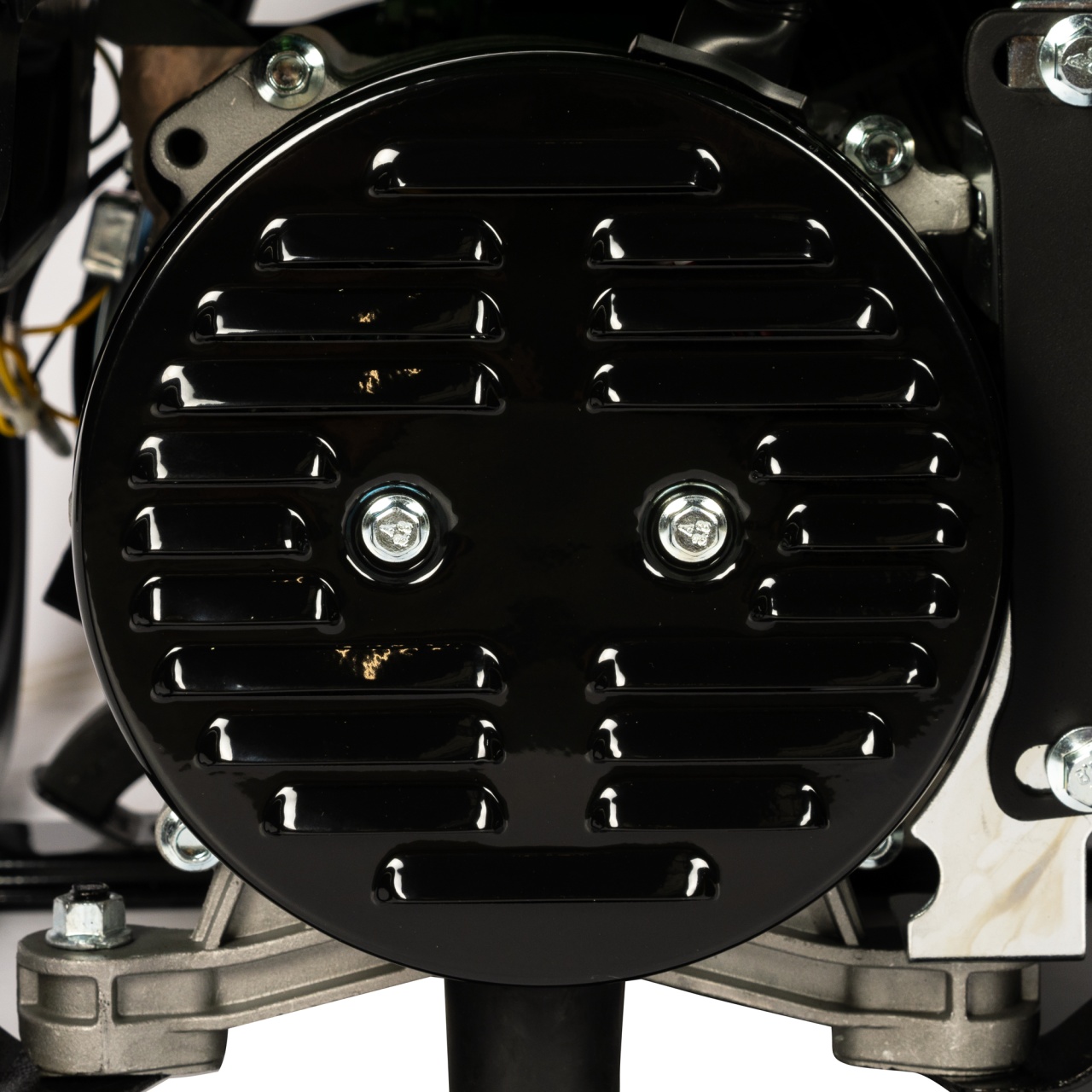 Generator Micul Fermier, 2.8KW, cu pornire manuala, motor benzina 4T, doua prize 230V, rezervor combustibil 15L [24]