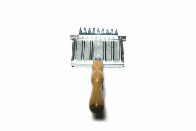 Tesala animale cu maner din lemn [1]