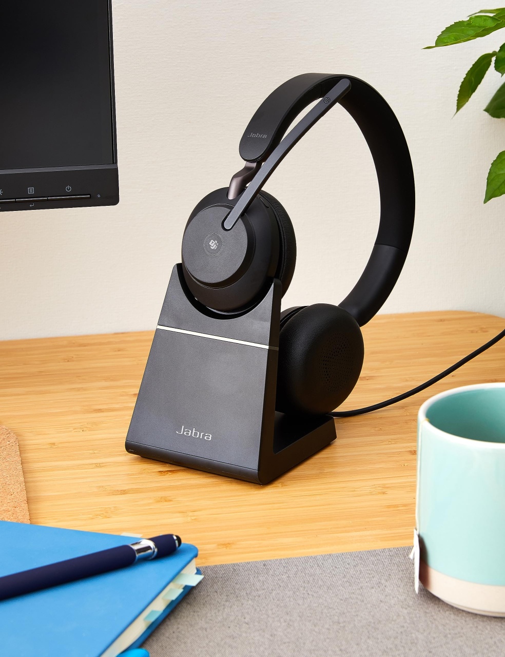 Casti wireless pentru PC Jabra Evolve2 65 cu suport de incarcare