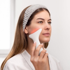 Aparat ingrijire fata si gat Cecotec FaceCare Face Neck Pro, 3 moduri, LED, EMS, IPX6, Rosu - Img 4