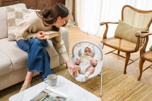 Balansoar pentru bebelusi MoMi GLOSSY, pentru greutati de pana la 9 kg, cu 3 puncte de siguranta - Img 8