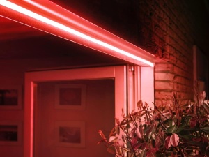 Banda LED Philips Hue White Color Ambiance pentru Exterior 2m, 16 Milioane Culori - Img 3