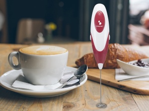 BEPER 90.349 Bagheta pentru spumant de lapte, Spumant de lapte electric - cu suport din otel inoxidabil 15-20s, Spumant de lapte cu baterii pentru cafea, latte, cappuccino, ciocolata calda si rece - Img 6