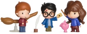 Calendar de Advent Harry Potter Weihnachtszeit in der Winkelgasse cu 24 surprize, 15 figurine si 9 accesorii - Img 9