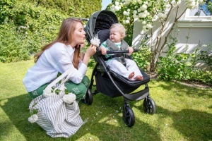 Carucior copii MoMi MIYA, 5 puncte de siguranta, 22 kg, cu accesorii - Img 2