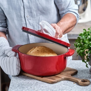 Caserola din fonta KitchenAid 26cm5,2L, culoare Empire Red, rezistenta la 260C - Img 4