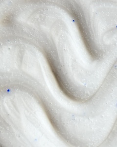 Crema de dus NIVEA cu peeling, 200 ml, cu particule exfoliante si vitamina E - Img 3