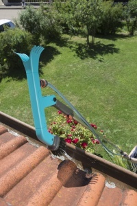 Curatator de jgheaburi Gardena combisystem, cu apa si unghi ajustabil, pentru stalpi combisystem - Img 5