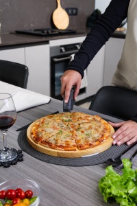 Cutter pentru pizza Zyliss, inox, lama detasabila, ergonomic - Img 3