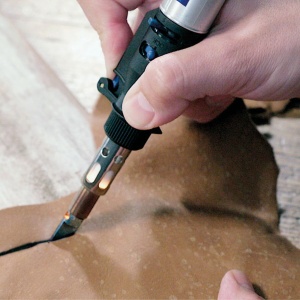 Dremel 2000 VersaTip Set Lampa de lipit multifunctionala cu 7 accesorii - Img 7