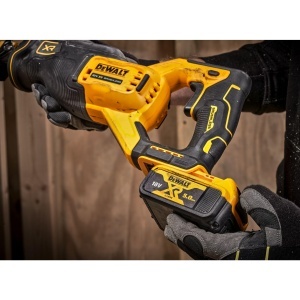 Ferastrau cu acumulator Dewalt DCS382N, 18V, motor fara perii, LED - Img 4