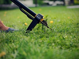 Fiskars Xact 1077305 Unealta pentru indepartarea buruienilor 1 m NegruPortocaliu - Img 13