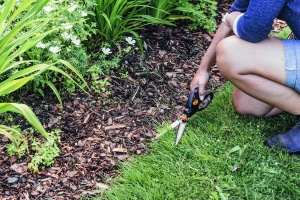 Foarfeca pentru margini gazon Fiskars SmartFit GS40 unghi reglabil 180deg 355 cm negruportocaliu - Img 5
