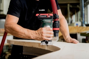 Freza de margine Metabo FMV 18 LTX BL 8, 18V, motor fara perii, design ergonomic - Img 9