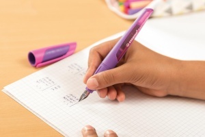 Griffstuck pentru stilou ergonomic STABILO EASYbuddy, rutschfest, pentru stangaci si dreptaci - Img 4